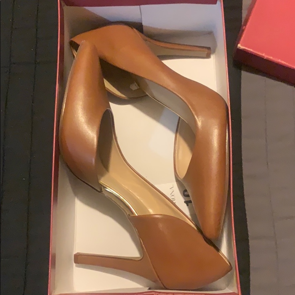 Brown pumps